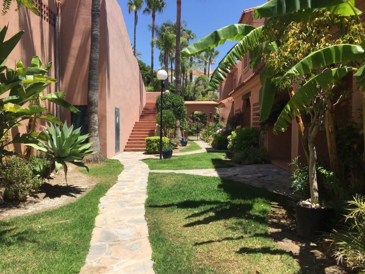Urb Playa Azul 24 Villa เอสเตโปนา ภายนอก รูปภาพ