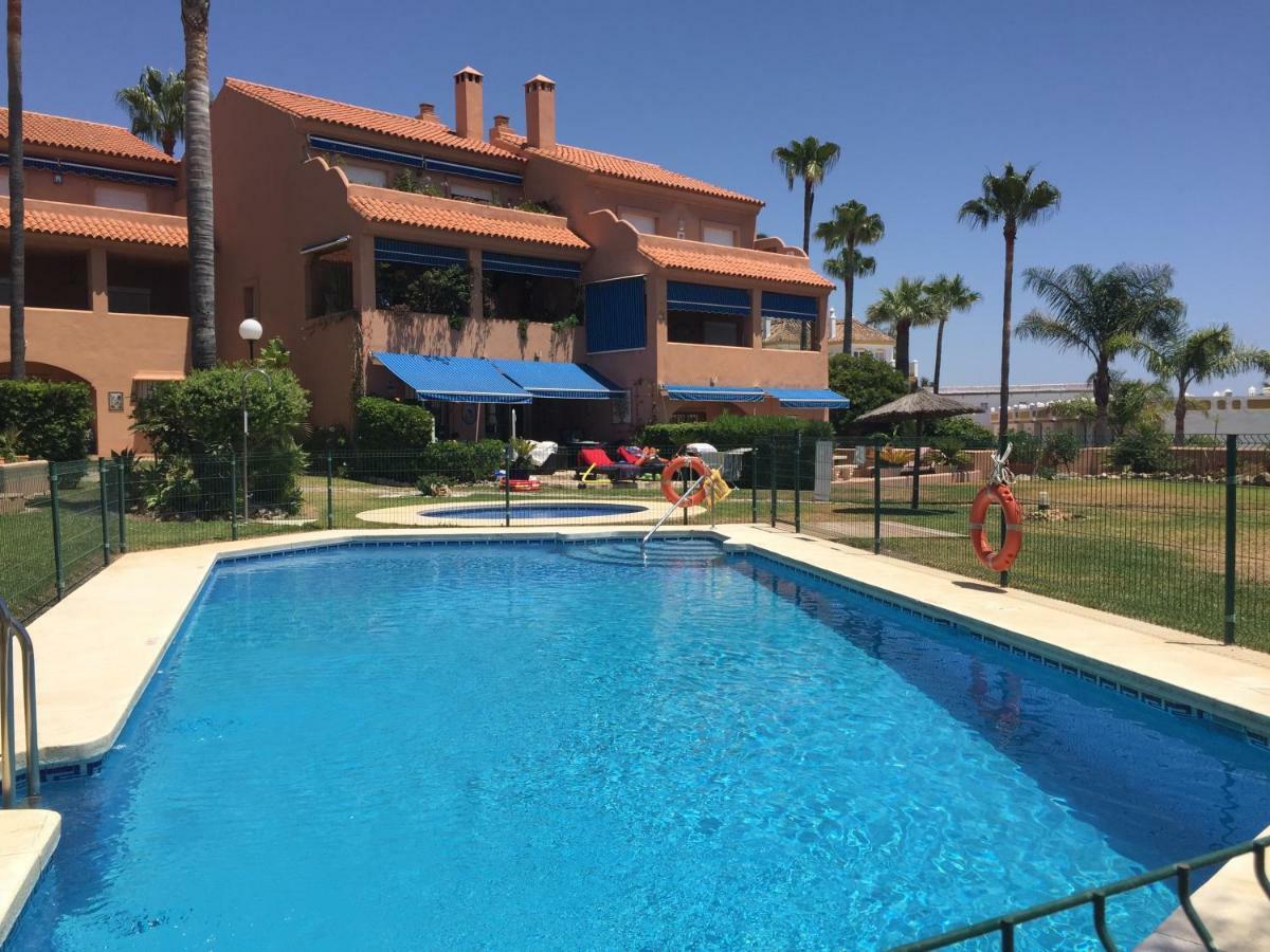Urb Playa Azul 24 Villa เอสเตโปนา ภายนอก รูปภาพ